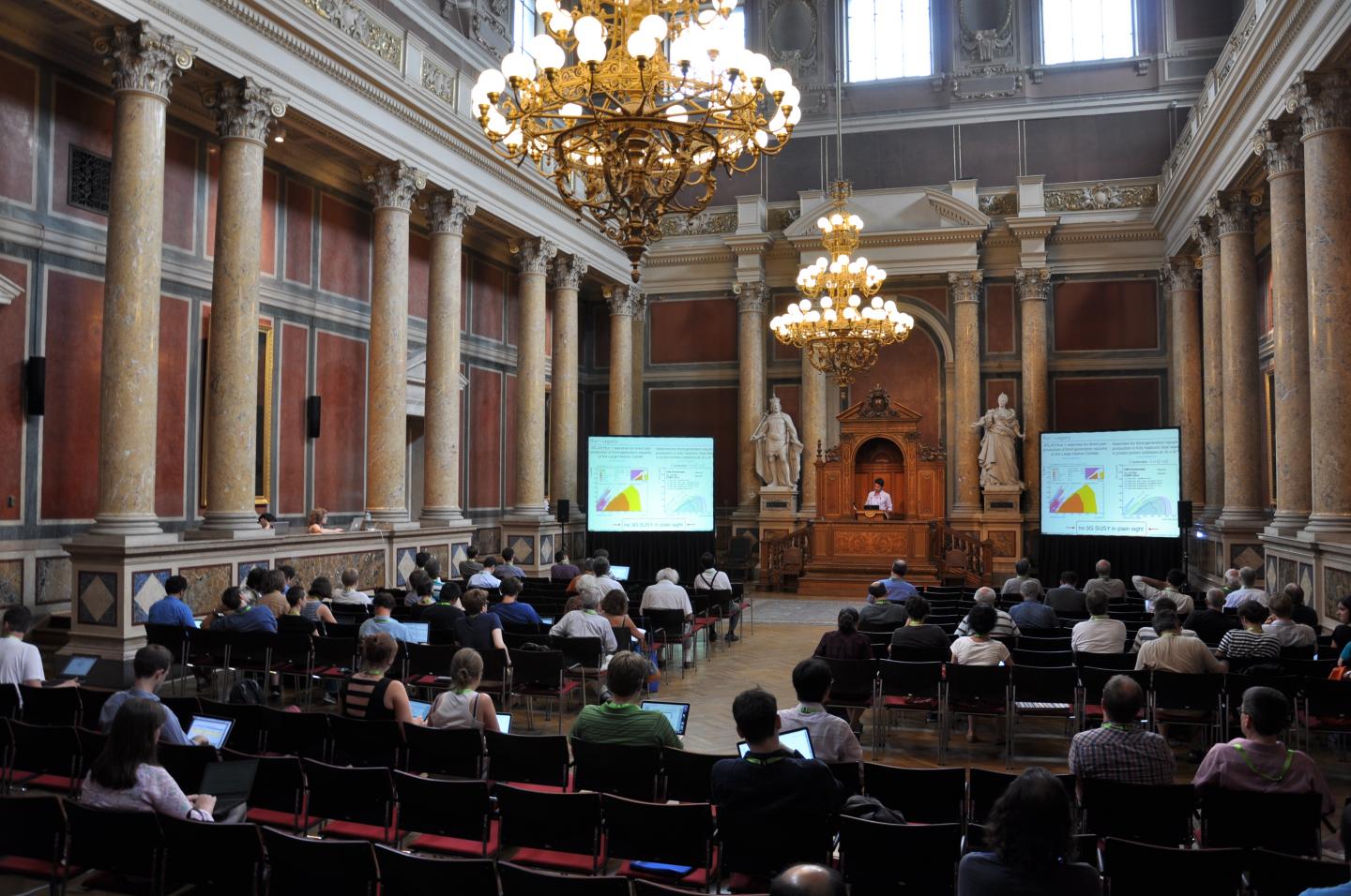 EPS-HEP2015 underway in Vienna