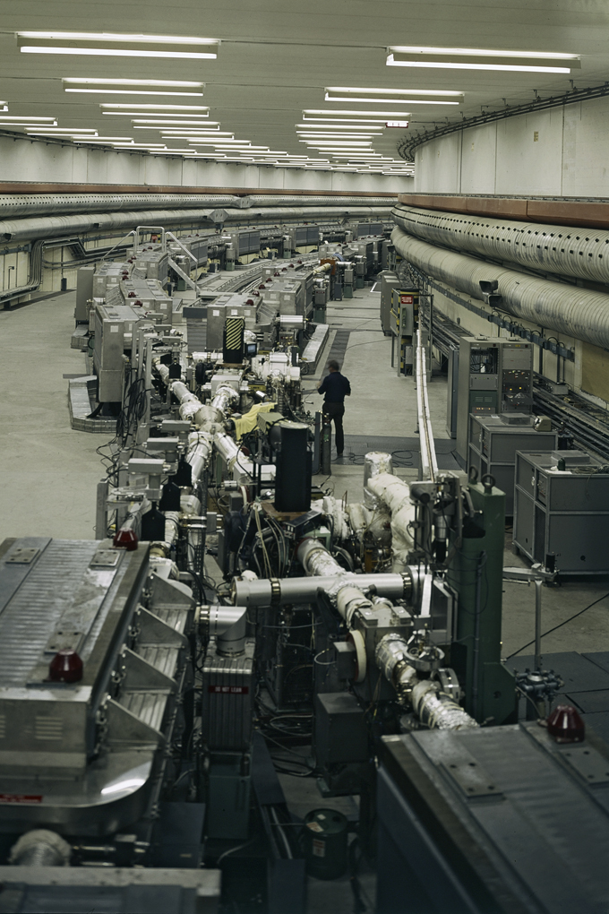 Machines dans un tunnel